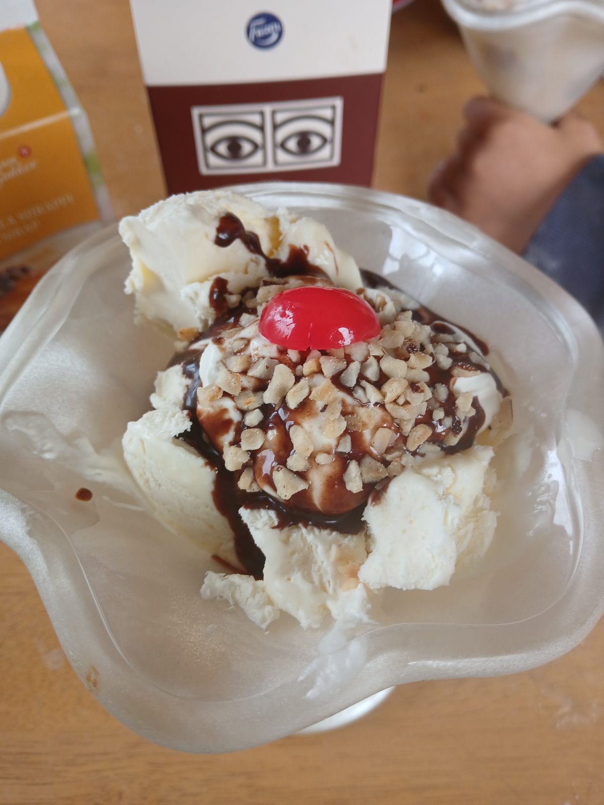 Sommarköket: Hot fudge sundae på vårt sätt